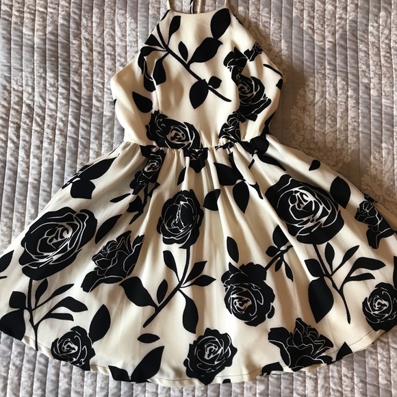 Black & White Floral Mini Cocktail Dress - Picture 4 of 6